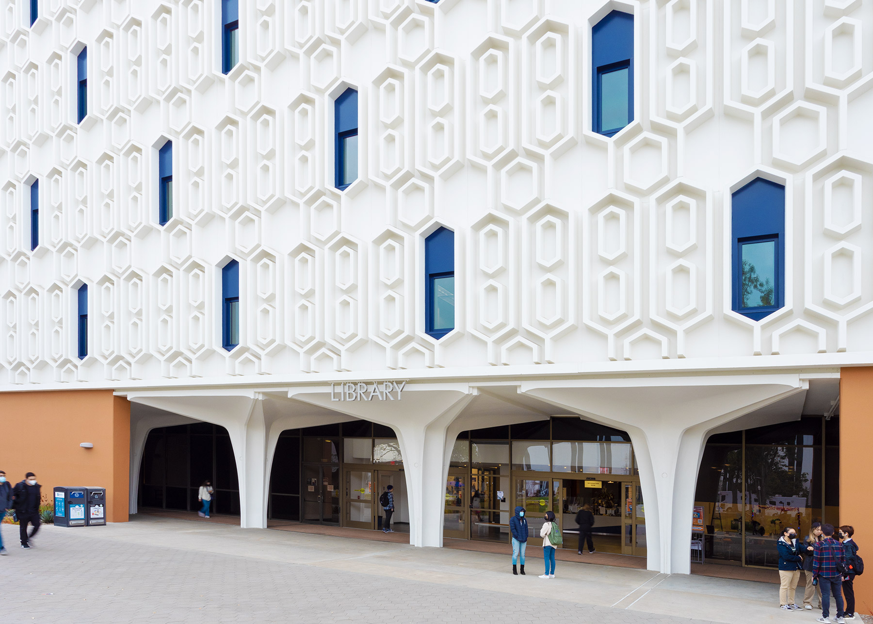 Portfolio - Cal State Fullerton Pollak Library - Automated Fenestration